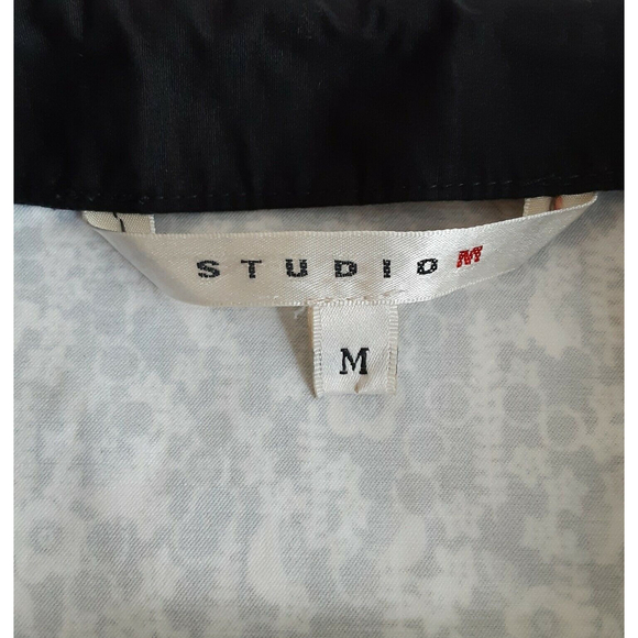 Studio M Women's Skirt Sz M Black & White Print Side Slit Knee Length - Picture 4 of 8